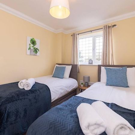 Ratby House - Spacious 3 Bed With Garden & Parking Earley Kültér fotó