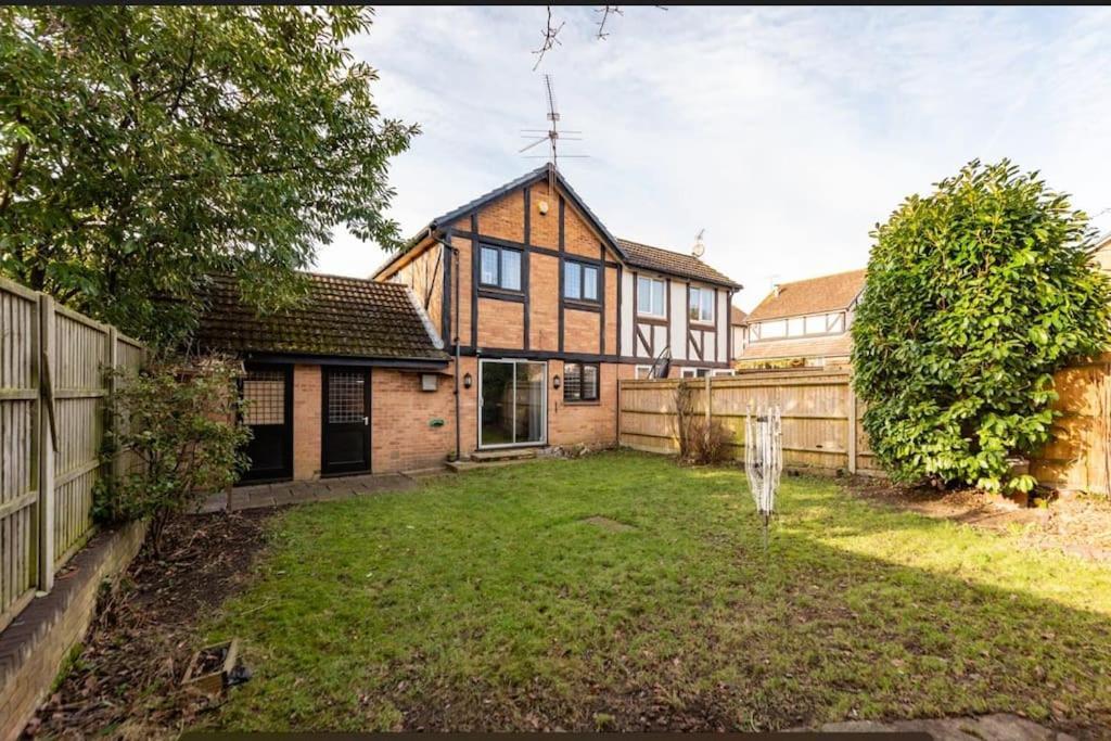 Ratby House - Spacious 3 Bed With Garden & Parking Earley Kültér fotó
