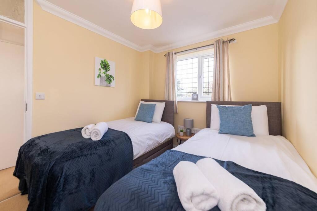 Ratby House - Spacious 3 Bed With Garden & Parking Earley Kültér fotó