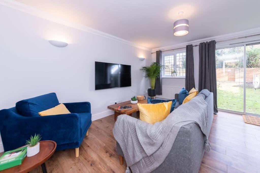 Ratby House - Spacious 3 Bed With Garden & Parking Earley Kültér fotó